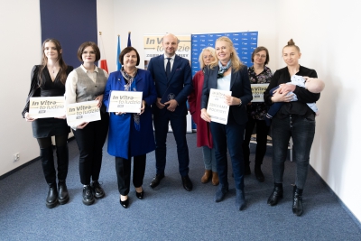 Rzeszów, Konferencja prasowa Elżbiety Łukacijewskiej z udziałem Konrada Fijołka Prezydenta Rzeszowa podsumowująca zbiórkę podpisów pod projektem #TakDlaInVitro