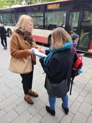 Sanok, Zbiórka podpisów poparcia dla kandydatów KKW KO do Parlamentu Europejskiego